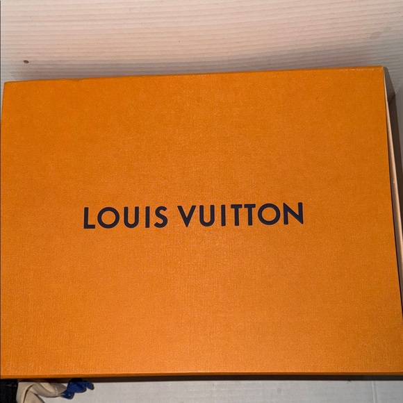 Louis Vuitton Silhouette Ankle Boot 1A855A - Picture 6 of 9